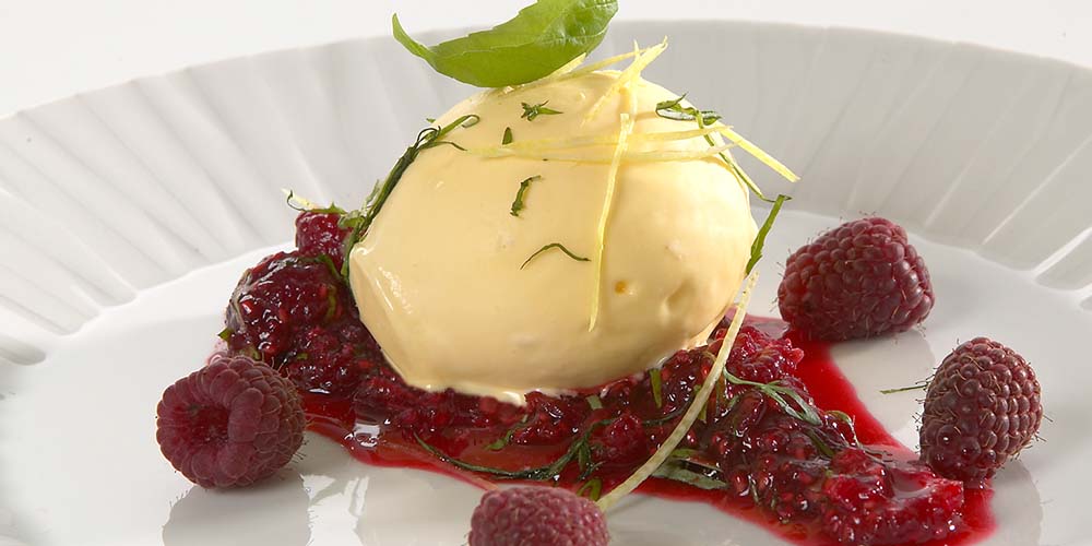 Vår finaste Lemoncurd med hallon.jpg