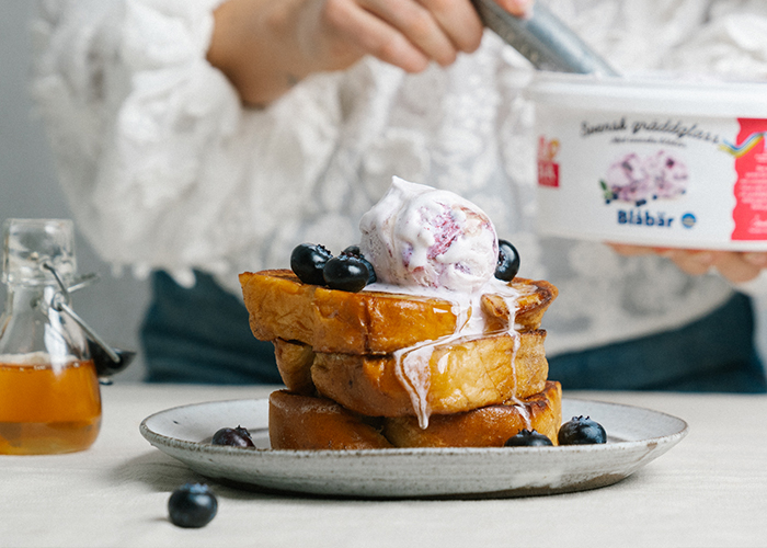 French toast med blåbärsglass.jpg
